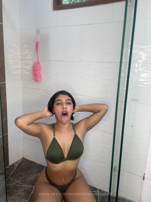 Antonia Mackenzie tongue out Sex com 