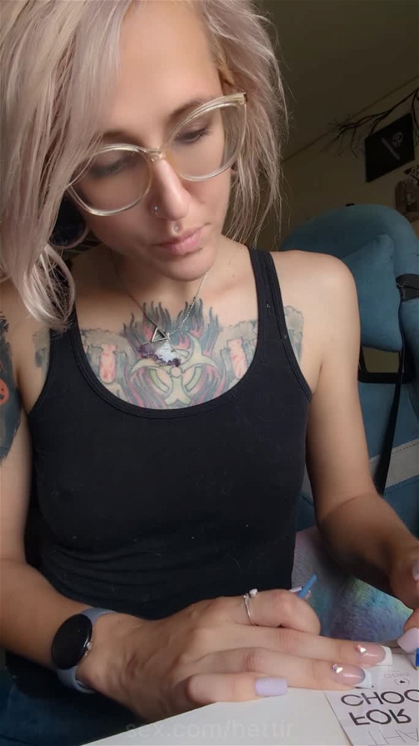 Hettir Give Me A Distraction From Work 😉 Small Boobs Tits Boobs 9741