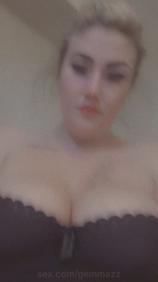 Love playing with my tits