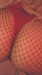 Sexy blonde twerking in fishnets!